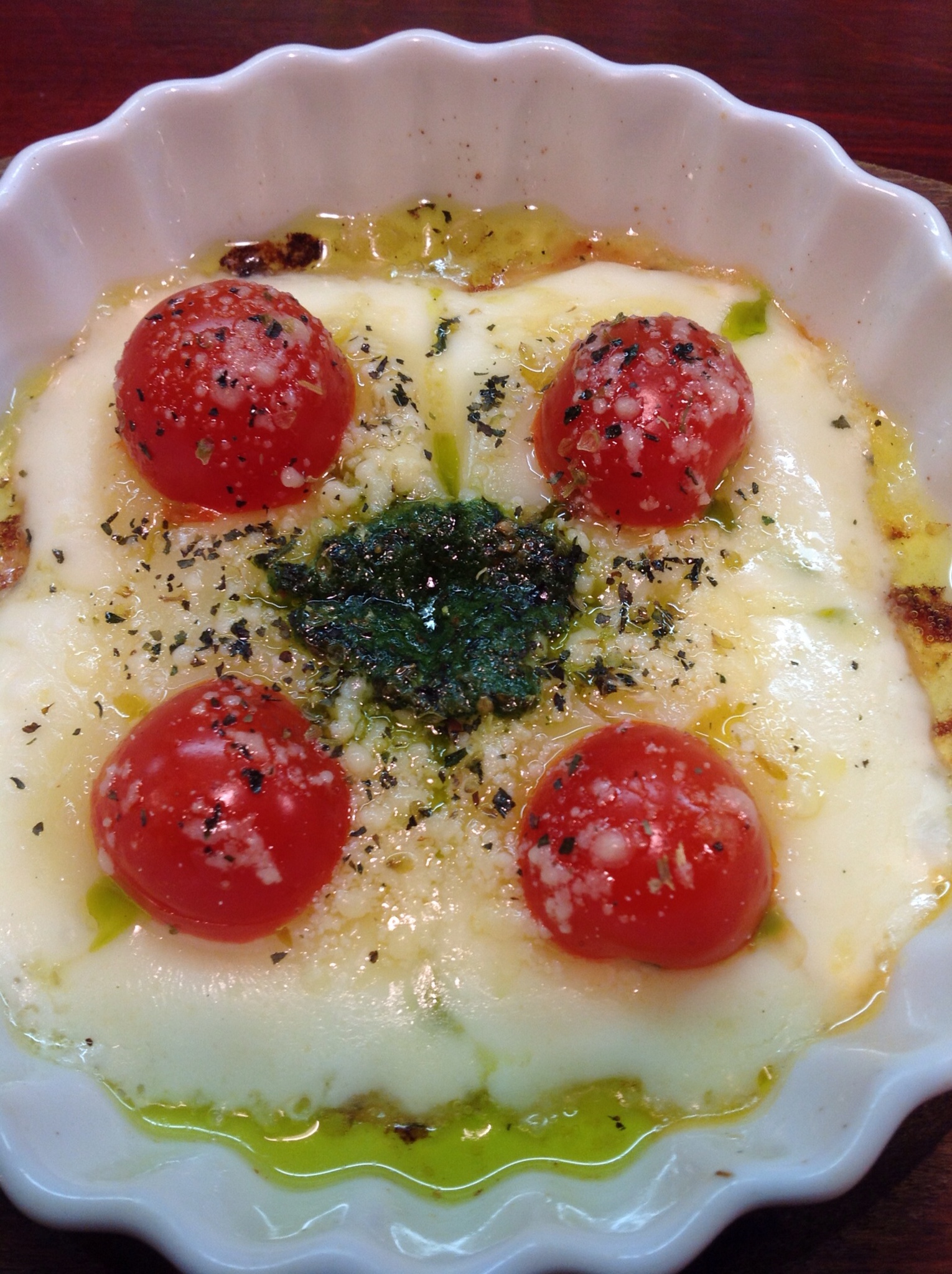 新メニュー「グリル・カプリ・サラダ」のご紹介   New Menu Item Introduction: Grilled Capri Salad