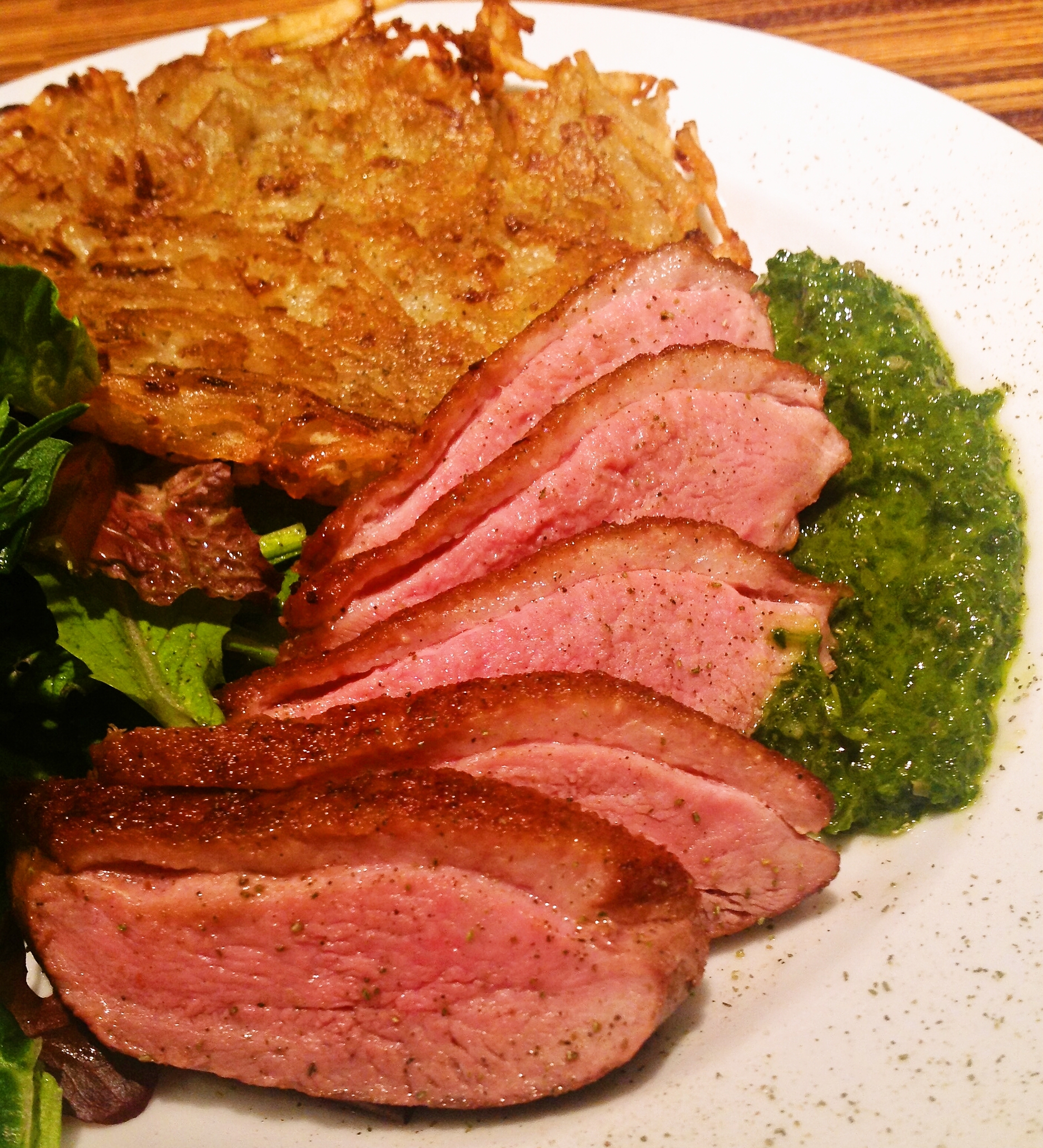 小樽ビール倶楽部：カモの胸肉のローストとドンケルボック