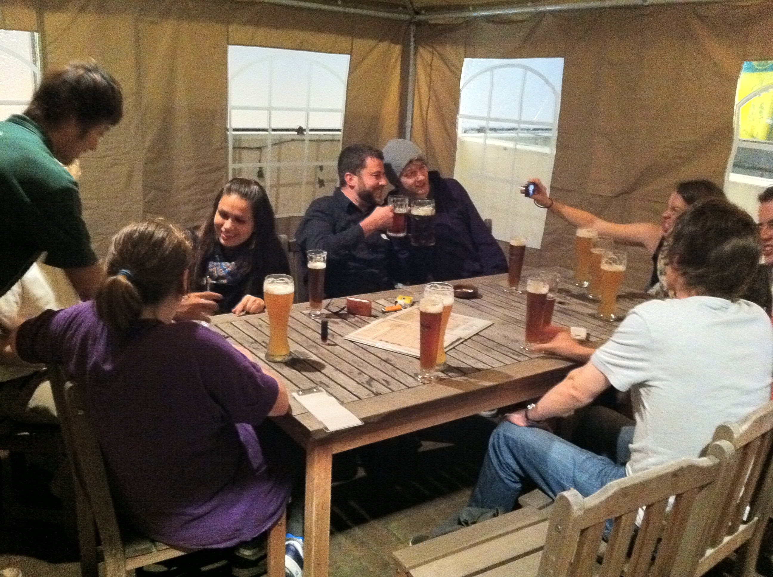 ライプシュパイゼのテラスにテント登場！